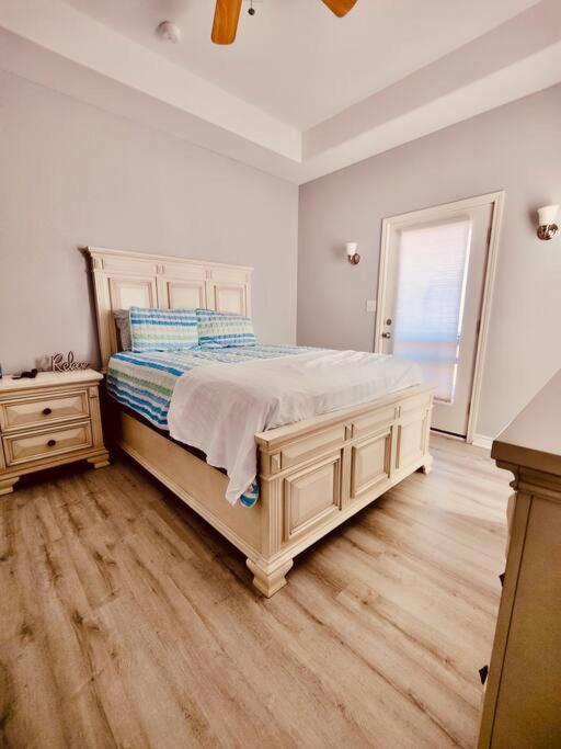 Sunny Delight - Sleeps 10 - Generous Space! Bolivar Peninsula Bagian luar foto