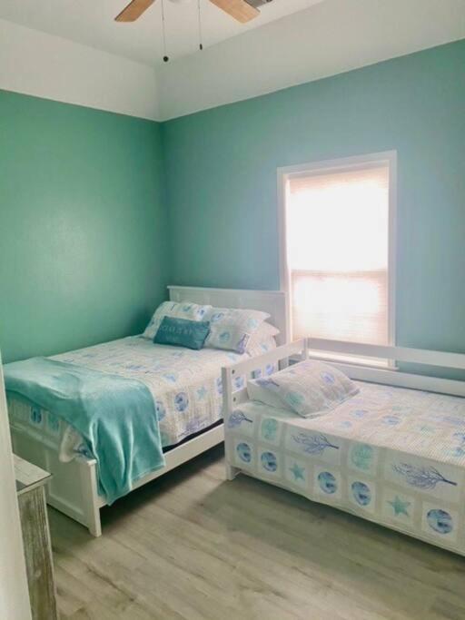 Sunny Delight - Sleeps 10 - Generous Space! Bolivar Peninsula Bagian luar foto