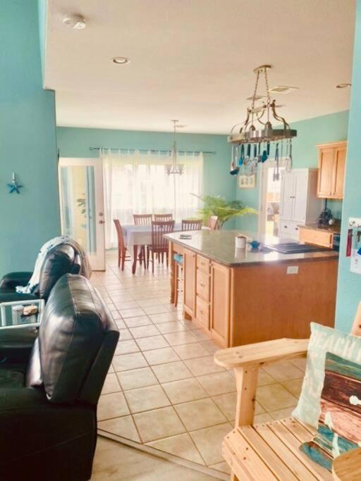 Sunny Delight - Sleeps 10 - Generous Space! Bolivar Peninsula Bagian luar foto